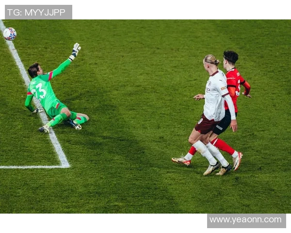 足总杯激战：多特蒙德与曼城鏖战成平局绝杀瞬间引发全场沸腾