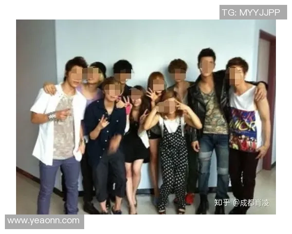 姚明与吴镇宇亲密合照展现友谊与合作的精彩瞬间