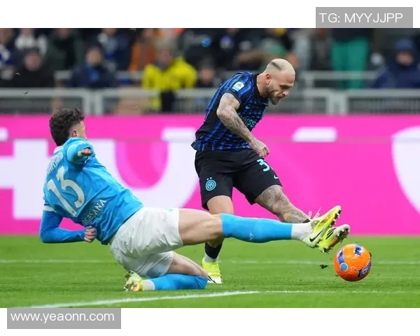 中超赛场惊现经典对决那不勒斯与巴萨激战成平局战术解析引发热议