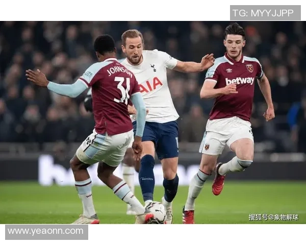 足总杯精彩对决：多特蒙德与那不勒斯激战成平局乌龙球成焦点