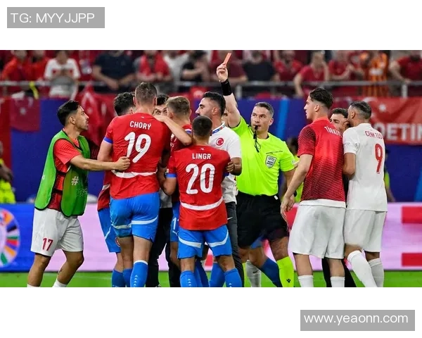 欧联杯巴黎圣日耳曼大胜多特蒙德争议判罚引发全场热议 欧联杯巴黎圣日耳曼大胜多特蒙德争议判罚引发全场热议